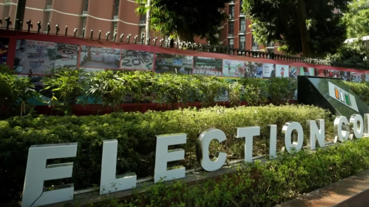 EC Infighting: Seshan, Gopalaswami, Lavasa Rifts