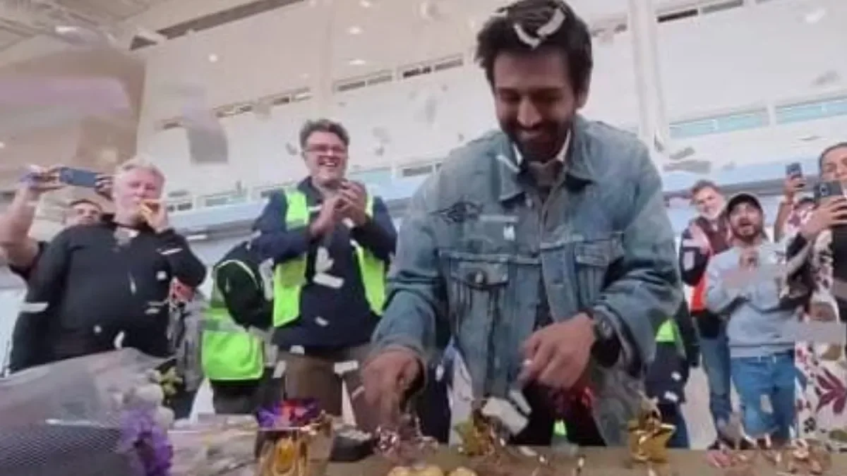 Kartik Aaryan Celebrates National Award Win With Captain India Team During London Shoot