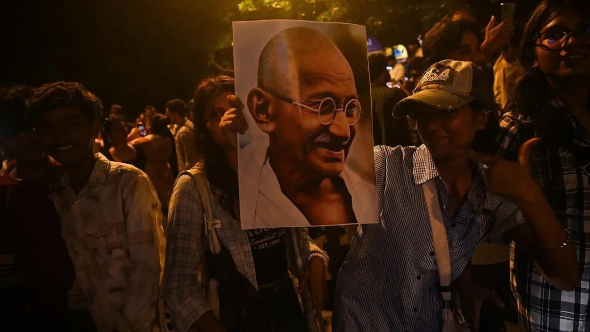 Gandhi's Return in Opposition Politics