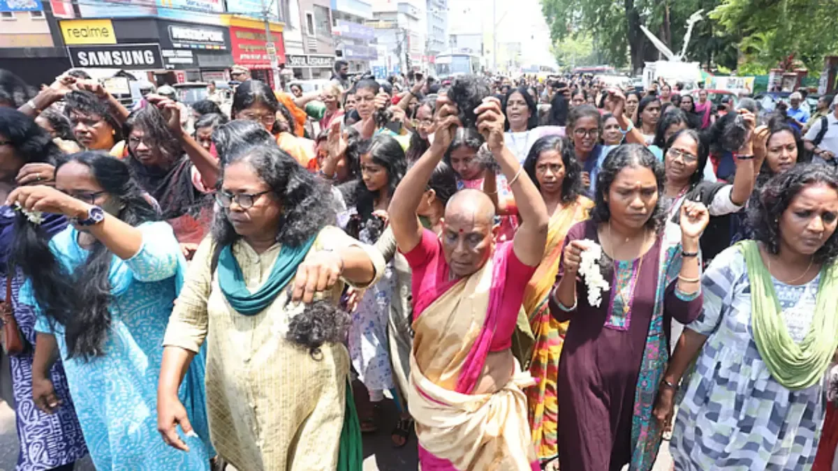 Kerala Protest Crosses 120 Days: Women Shave Hair, Congress Gov Silent