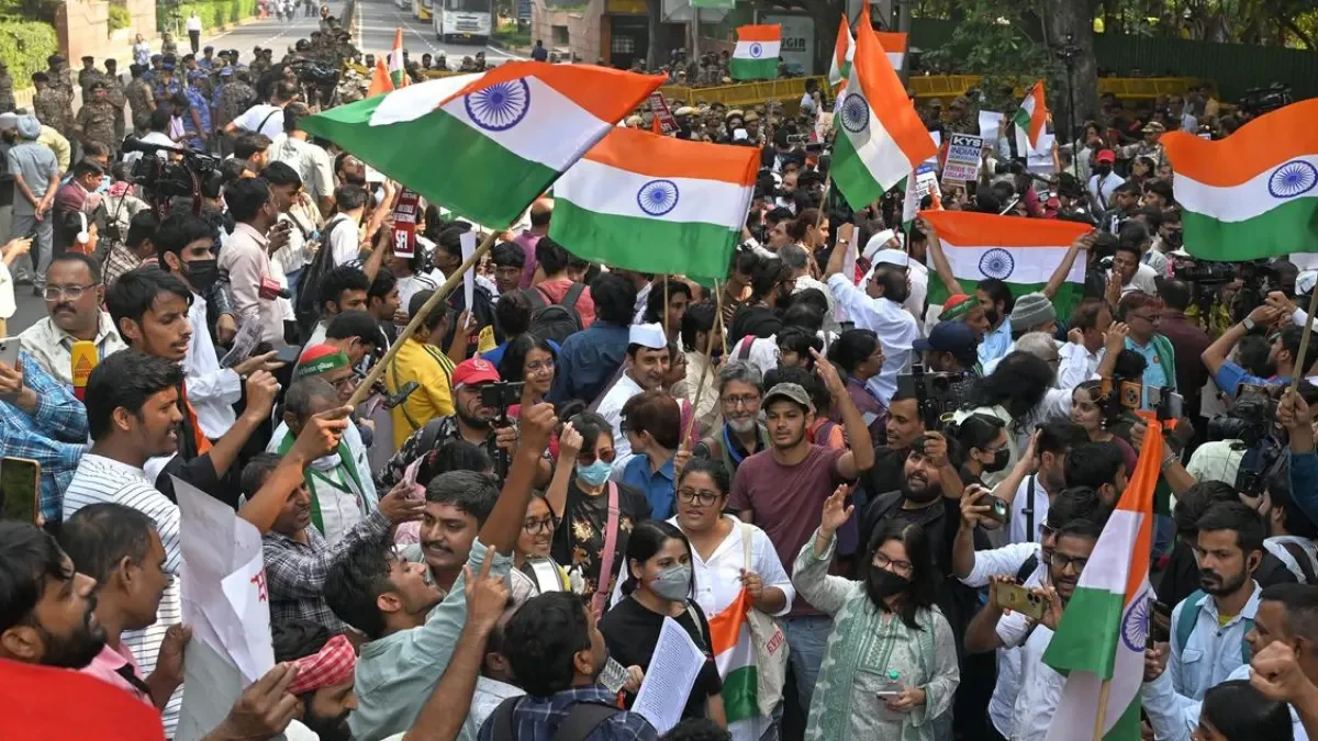Massive Protests Against SIR and CEC: 20 Detained, FIR Filed