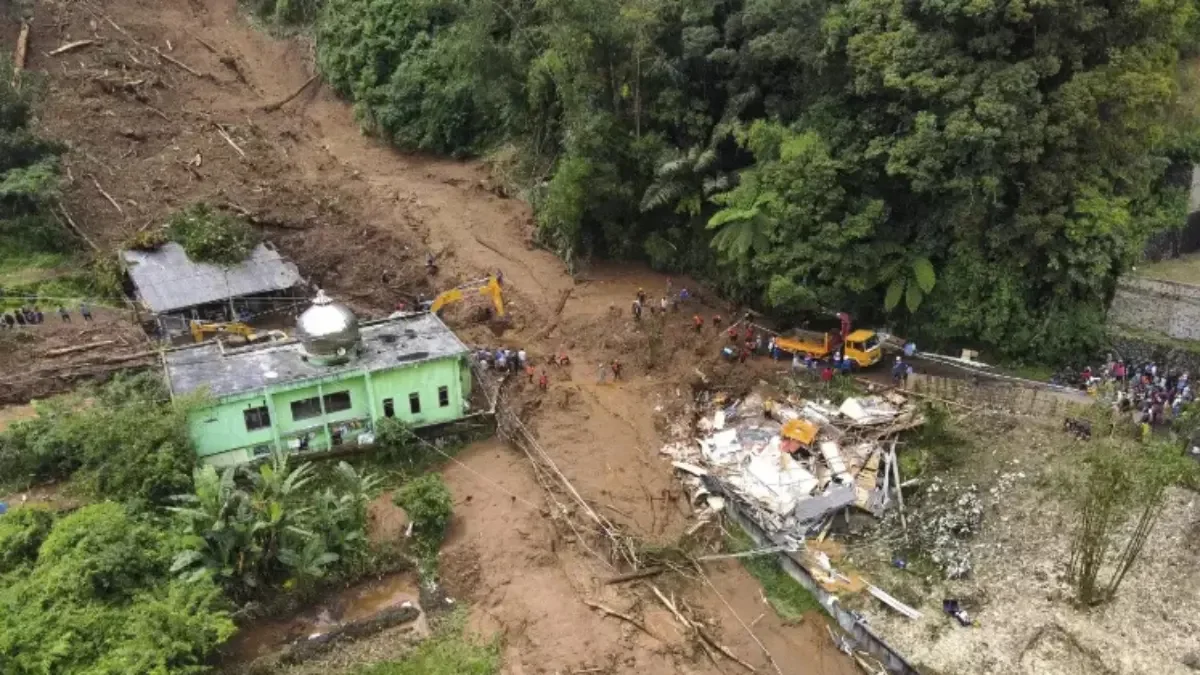 Nepal Mountain Alert: Landslide Danger and AP Warning
