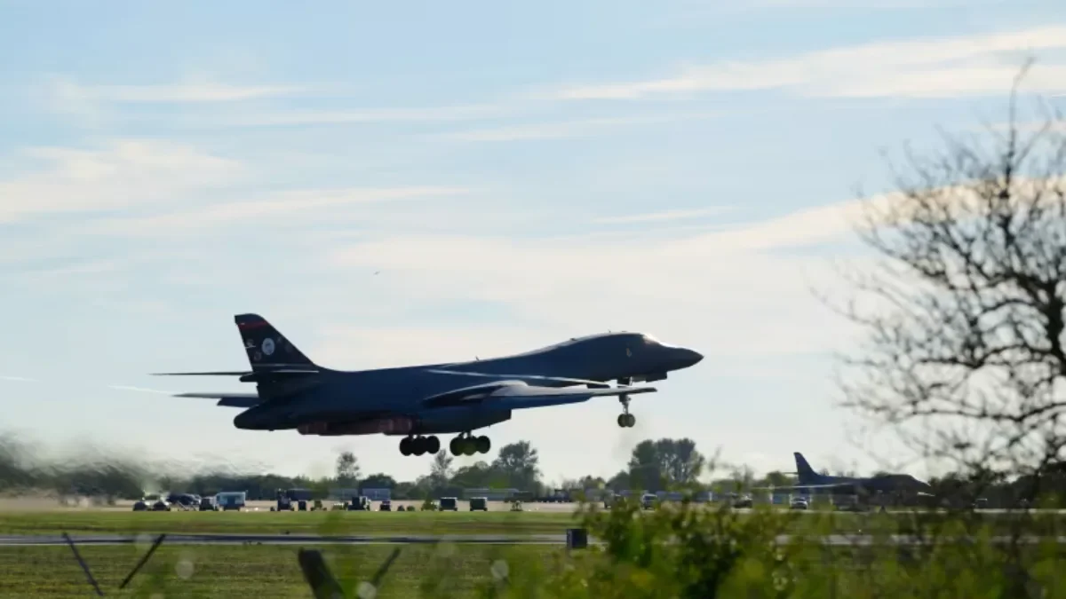 US Withdraws Bombers From UK Base